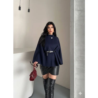 Ribana Classic Kadın  Gold Düğme Detaylı Kemerli Standart Beden Oversize Trend Kısa Panço